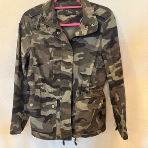 Love Tree Women's Green Camouflage Utility Jacket